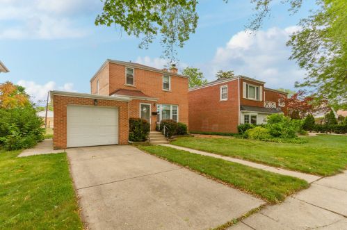 9041 Parkside Ave, Morton Grove, IL 60053-2551