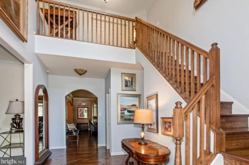 328 Gaines Ct, Leesburg, VA 20175-5841