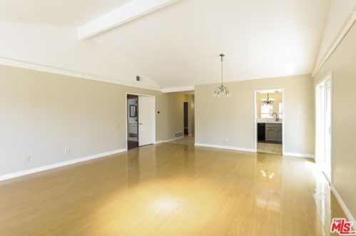 12 Whitney, Irvine CA  92620-3386 exterior