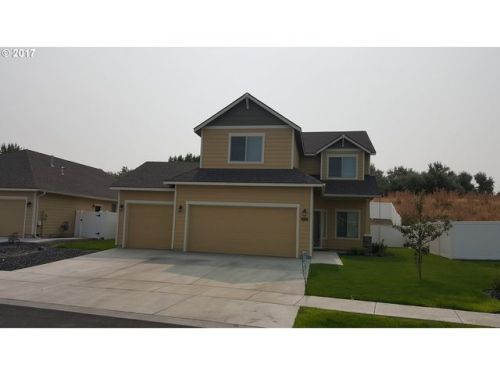 1328 Hurlburt Ave, Hermiston OR  97838-2447 exterior