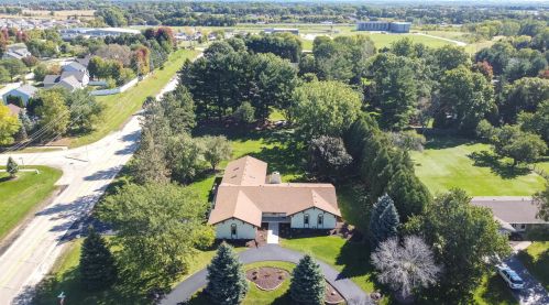1281 Sunflower Dr, Rockford, IL 61107-5254
