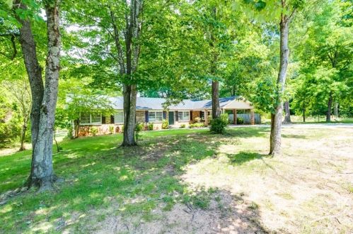 1844 Dogwood Ct, Lithonia, GA 30078-2136