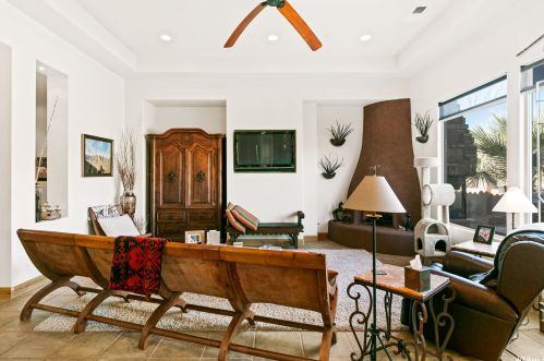 340 Snow Cyn Dr, Kayenta UT 84738-6041 exterior