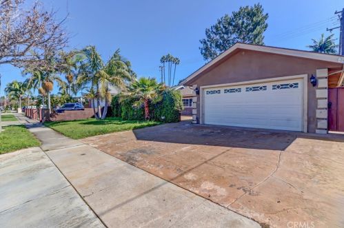 2521 Poplar St, Santa Ana, CA 92704-5741
