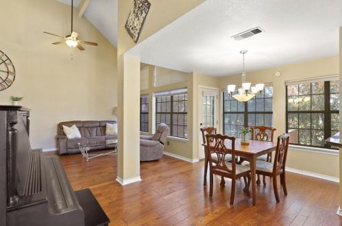 418 Santa Fe Trl, Irving, TX 75063-4810