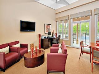 7621 Sussex Creek Dr, Oak Brook IL  60561-4824 exterior