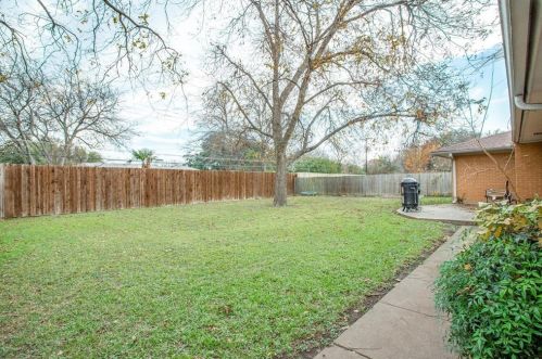 4212 Selkirk Dr, Fort Worth TX  76109-5328 exterior