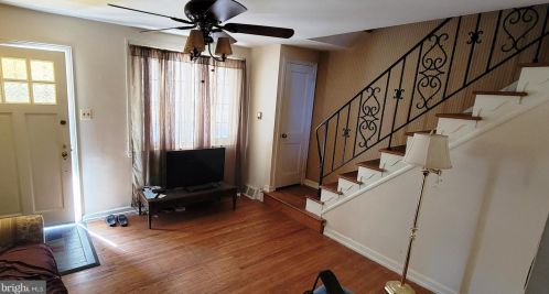 2835 8th St, Philadelphia, PA 19148-5036