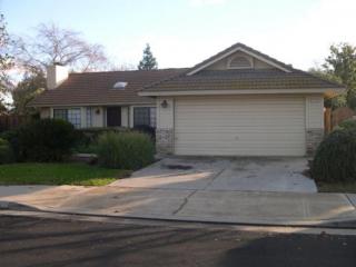 2278 Vartikian Ave, Clovis, CA 93611-5417