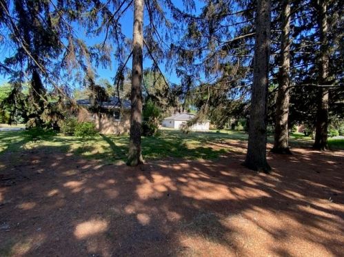 1241 Deerfield Rd, Bannockburn IL  60015-4170 exterior