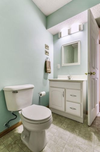 201 Dunbar Way, Saint Paul MN  55115-2815 exterior