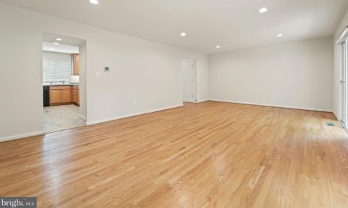 1405 Greenmont Ct, Herndon VA  20190-4041 exterior