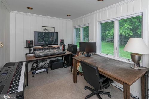 7 Honeybrook Dr, Princeton NJ  08540-7434 exterior