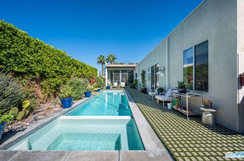 969 Bernardi Ln, Palm Springs, CA 92262-0546