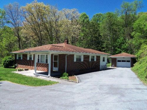 207 Calvin St, Yards, VA 24605-1103