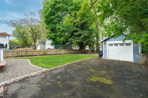 86 Midland Blvd, Maplewood NJ  07040-1810 exterior