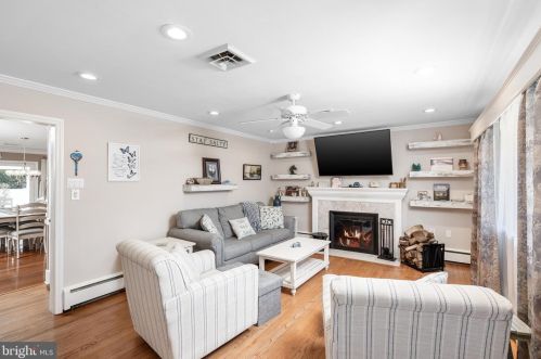 62 Crest Ave, Trenton NJ  08690-3913 exterior