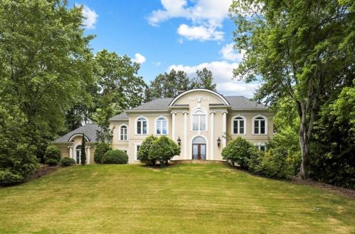 230 Grogans Lake Pt, Atlanta, GA 30350-3119