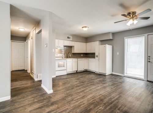 3037 Mccarthy St, Irving TX  75062-4150 exterior