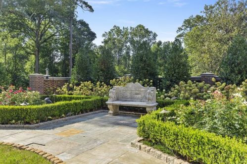 2860 Habersham Rd, Atlanta GA  30305-2959 exterior