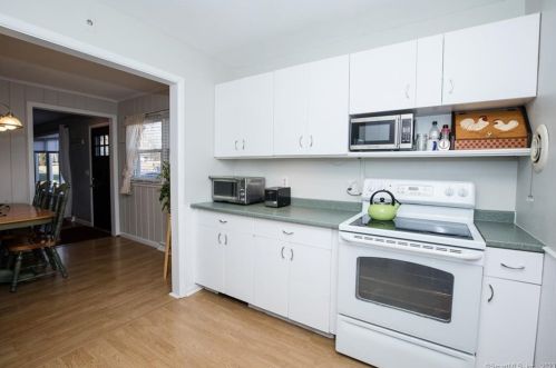 26 Sunrise Cir, Wallingford CT  06492-3225 exterior