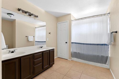 5911 Brown Rock Trl, Austin TX  78749-3314 exterior