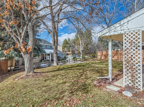 7083 Oneida Cir, Englewood CO  80112-1125 exterior