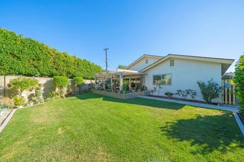 1640 Carnelian St, Anaheim CA  92802-2416 exterior