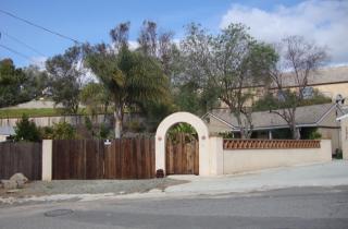 128 Terrace Dr, Vista, CA 92084-6112