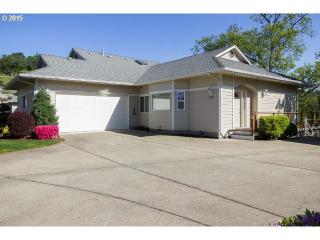 221 Rachel Lynn Way, Roseburg, OR 97471-5528