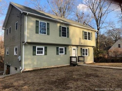 32 Damon Heights Rd, Niantic, CT 06357-1543