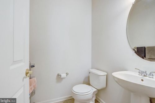 166 Copperfield Dr, Trenton NJ  08648-2583 exterior