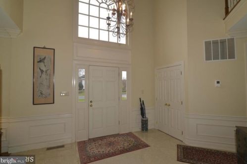 8061 Crooked Oaks Ct, Gainesville, VA 20155-2814