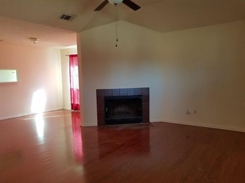 111 Cole St, Garland, TX 75040-3768