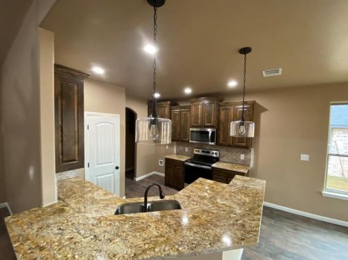 3303 Windcrest Dr, Granbury TX  76049 exterior