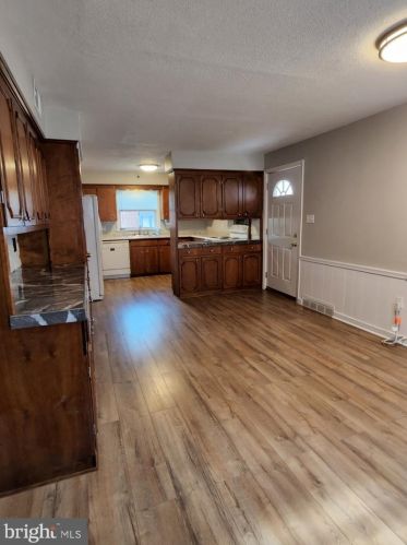 441 Carlisle St, Hanover PA  17331-2141 exterior