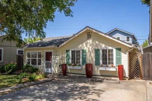703 Oak Dr, Capitola, CA 95010-2723
