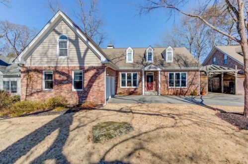2721 Log Cabin Dr, Atlanta GA  30339-1546 exterior
