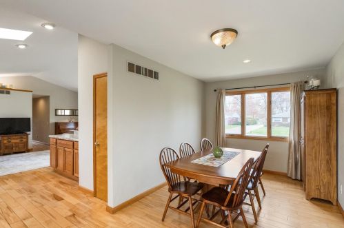 9146 Fidelis Dr, Cincinnati OH 45242-7431 exterior