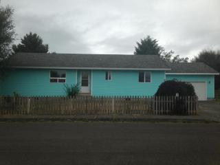 608 Beachwood Ave, Lees Camp, OR 97141-3576