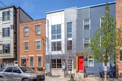 1821 Carpenter St, Philadelphia, PA 19146-2612