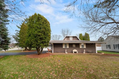 328 Boulder Hill Pass, Oswego, IL 60543-8912