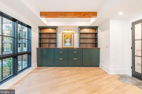 603 Gravers Ln, Philadelphia PA 19118-2806 exterior