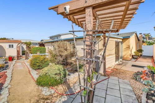 1416 Nolan Ave, Chula Vista CA  91911-5517 exterior