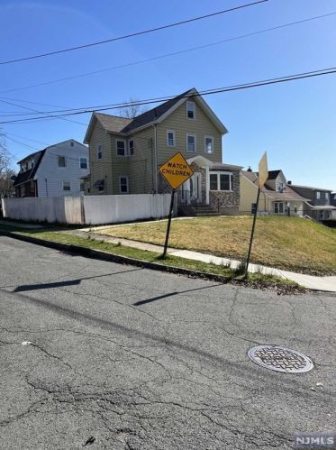 147 Hoover Ave, Bloomfield NJ  07003-3859 exterior