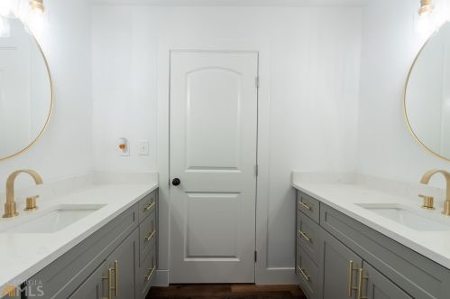 2892 Humphries Dr, Atlanta GA  30354-2434 exterior