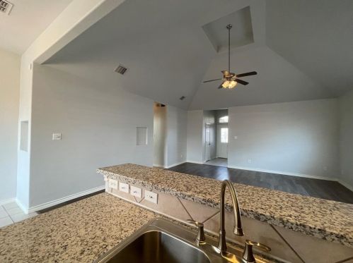 2069 Meadow Park Dr, Princeton TX 75407-2662 exterior