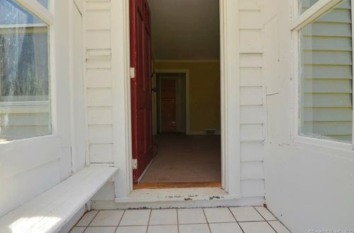 1 Todds Rd, Sandy Hook, CT 06482-1034