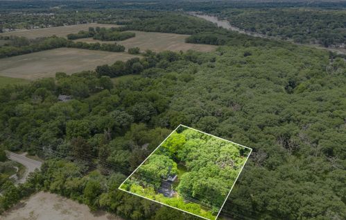 10561 Haegers Bend Rd, Barrington Hills, IL 60102