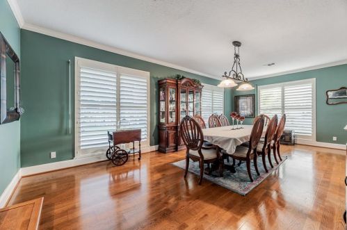 702 Timber Cv Dr, Taylor Lake Village TX 77586-4617 exterior